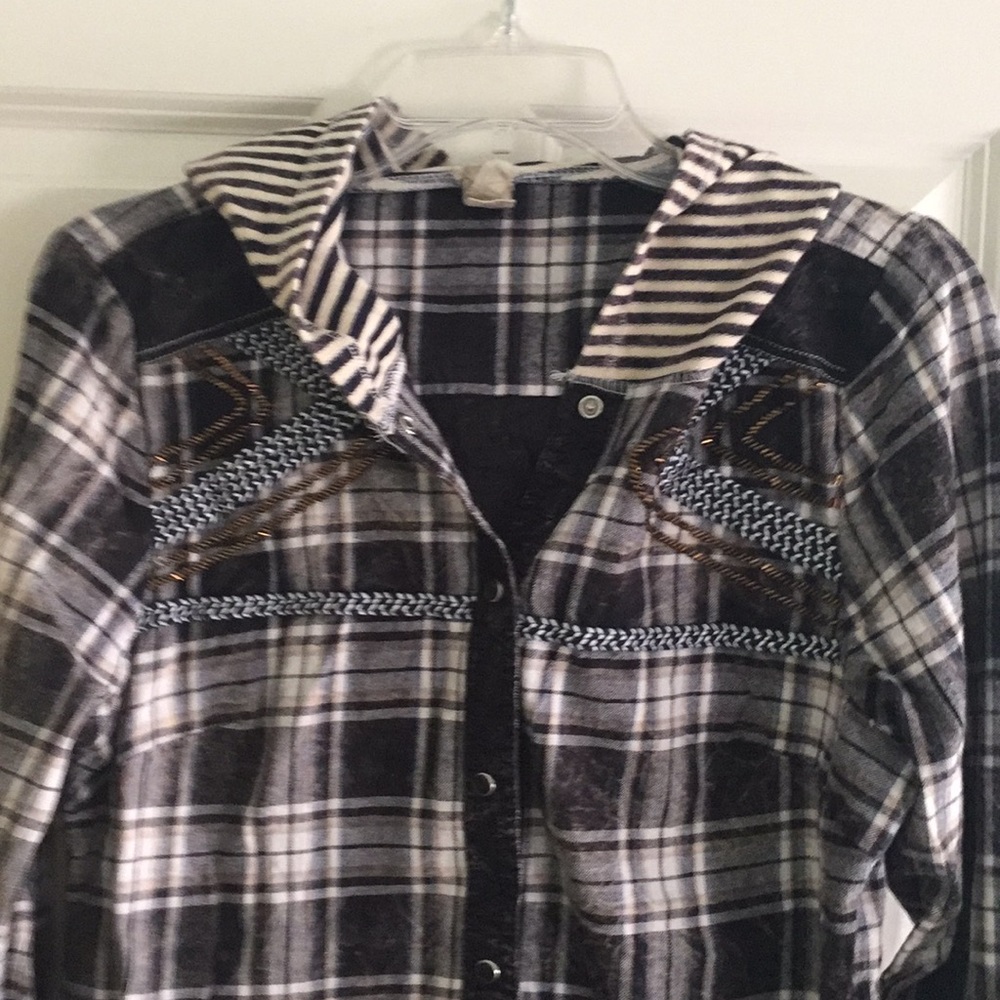 Gimmicks snap front shirt